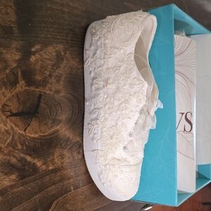 Elegant Ivory Lace Women's Sneakers